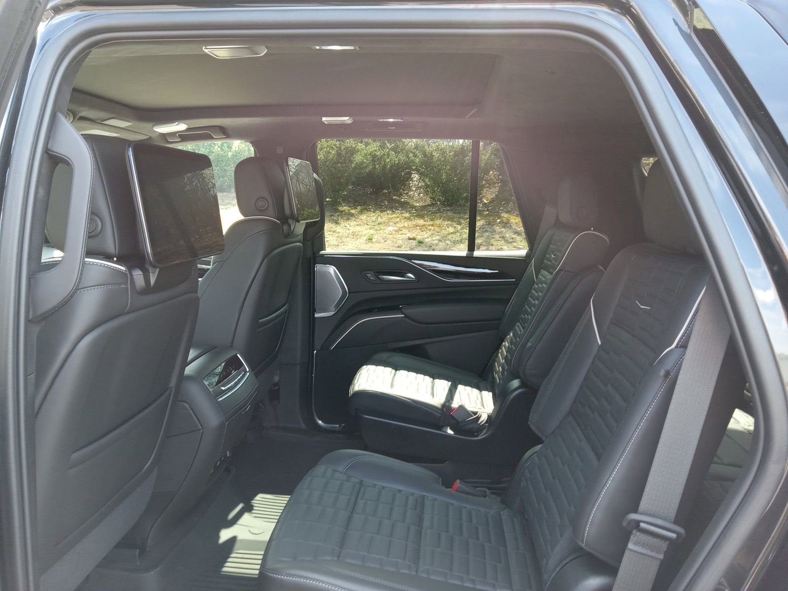 Used 2024 Cadillac Escalade V w/ Heavy-Duty Trailer Package image 25