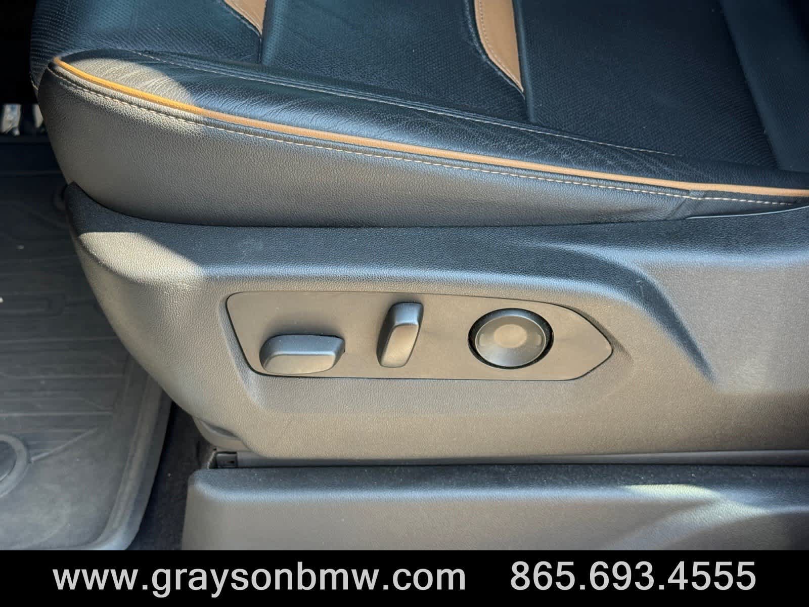 Used 2022 GMC Yukon AT4 w/ Max Trailering Package AWD/4WD image 15