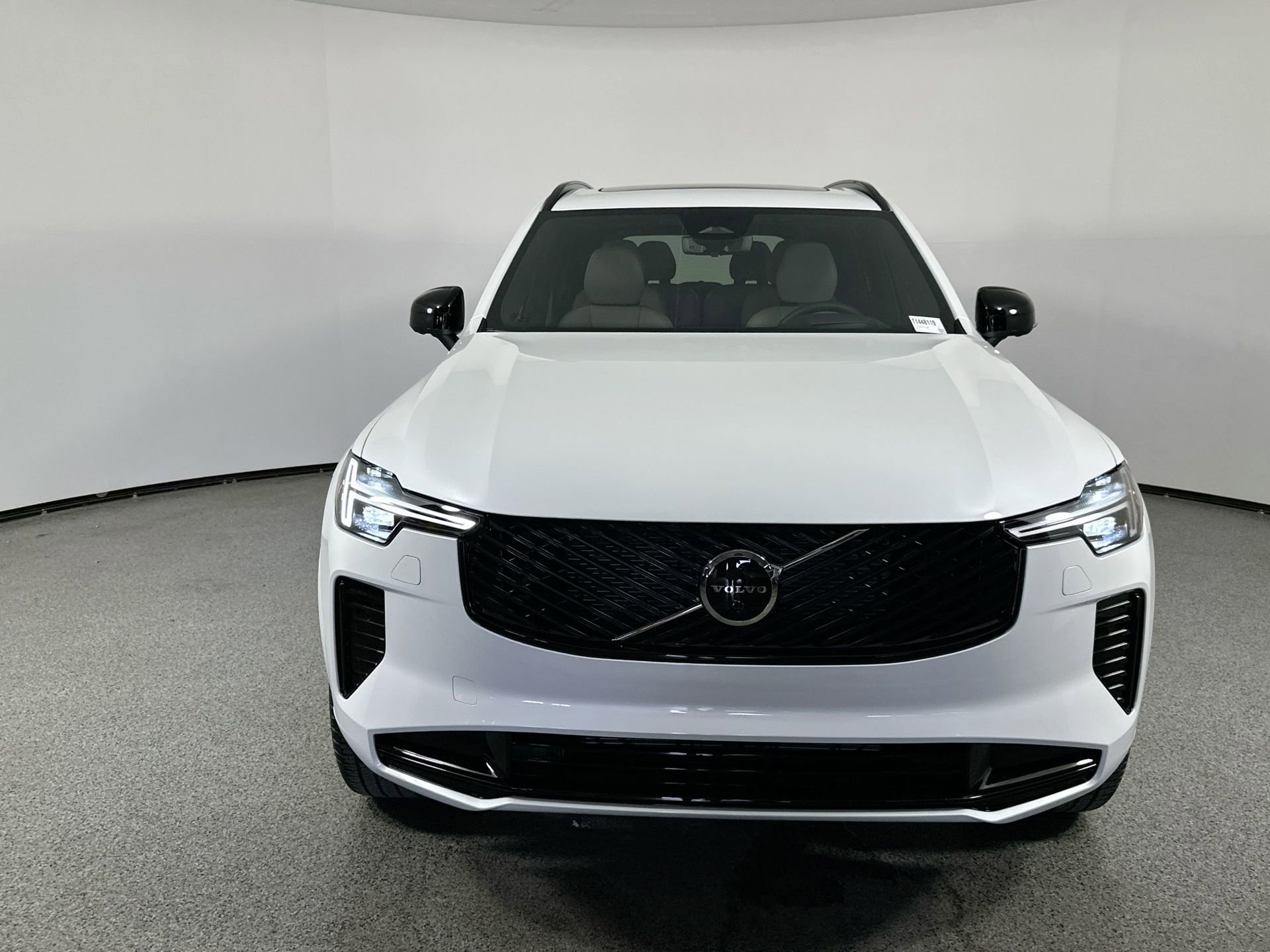 New 2026 Volvo XC90 B6 Ultra image 2