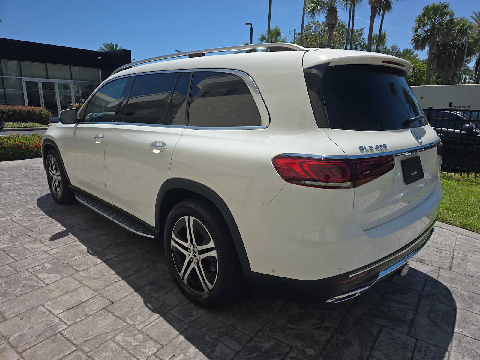 Used 2020 Mercedes-Benz GLS 450 4MATIC image 6
