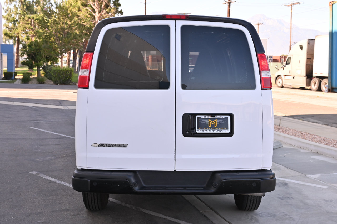 Used 2022 Chevrolet Express 2500 w/ Driver Convenience Package RWD image 5