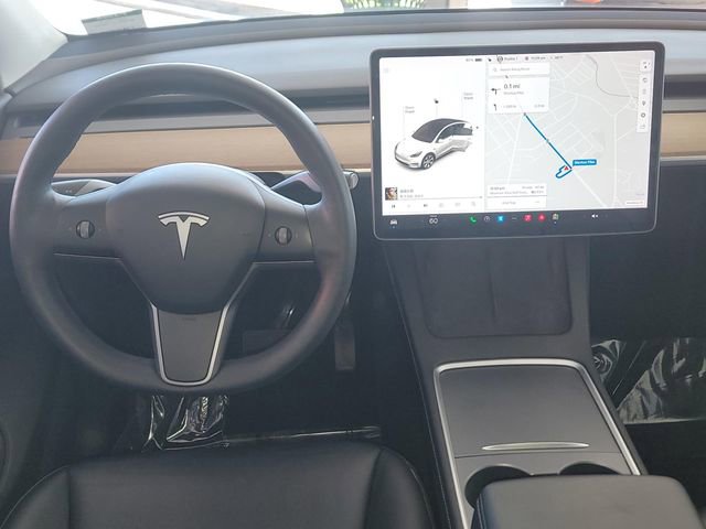 Used 2021 Tesla Model Y Long Range image 14