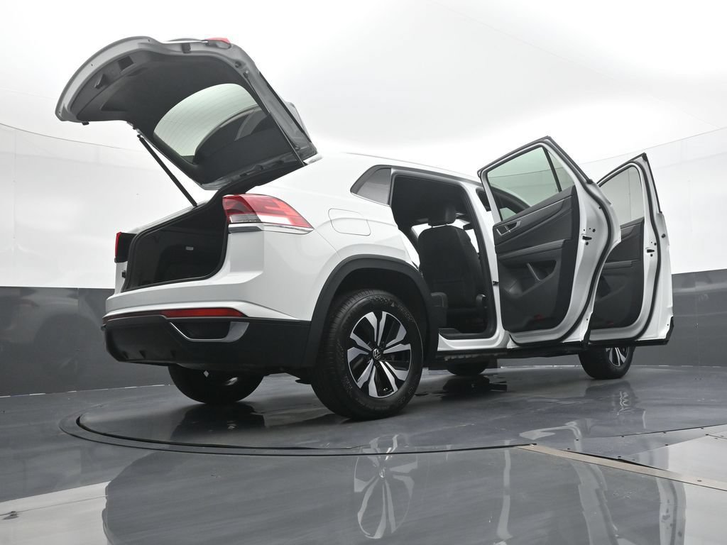 Used 2024 Volkswagen Atlas Cross Sport SE FWD image 26