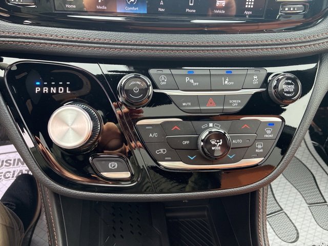 New 2026 Chrysler Pacifica Pinnacle w/ Trailer Tow Group image 17