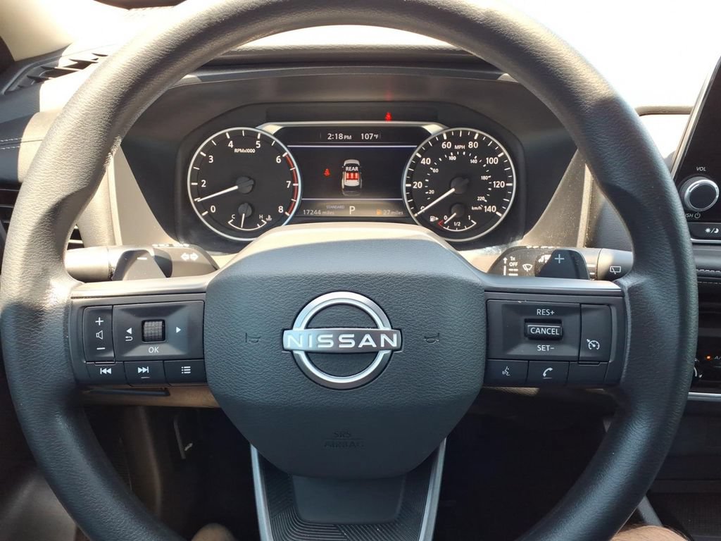 Used 2025 Nissan Rogue S FWD image 14