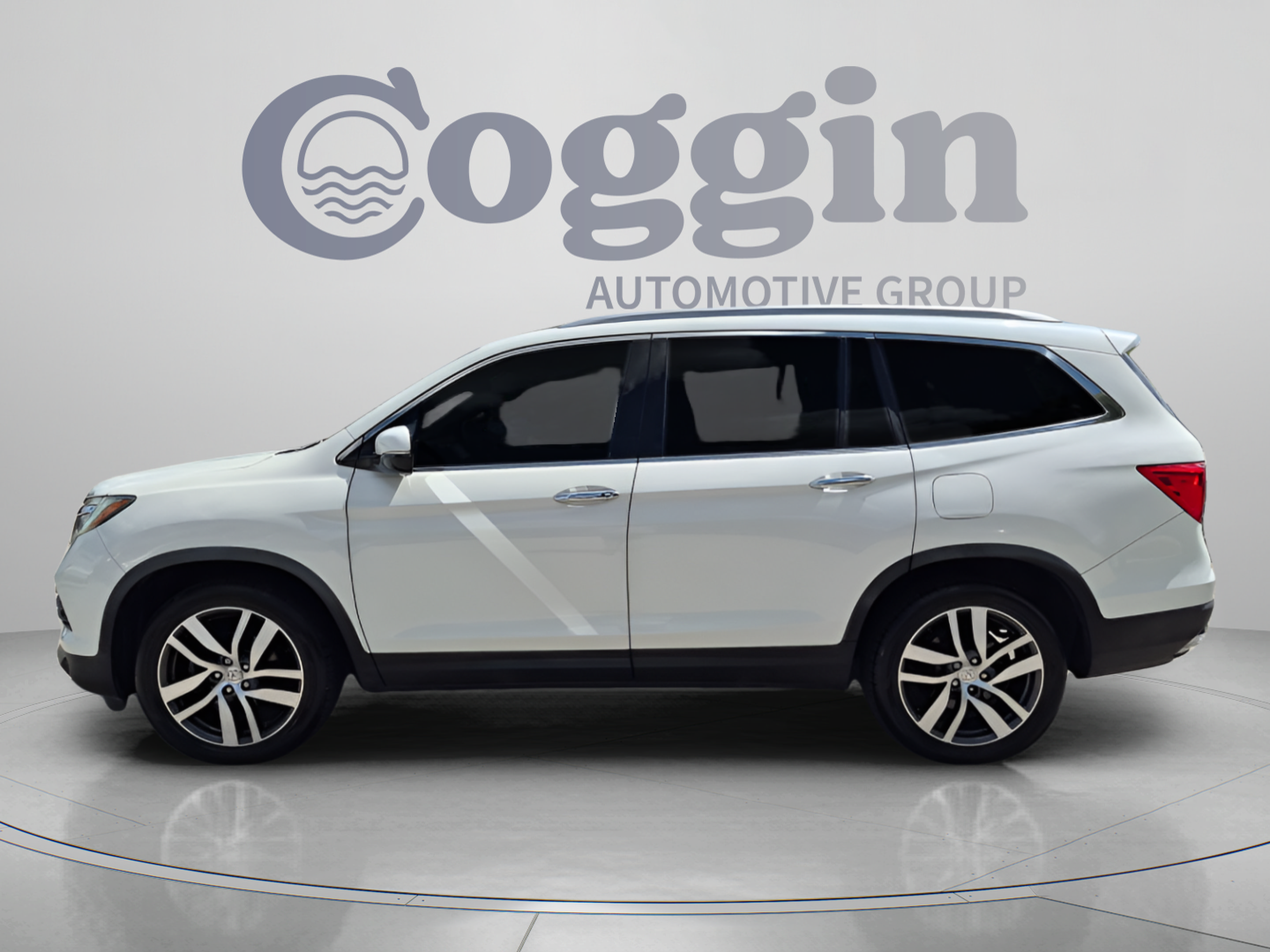 Used 2016 Honda Pilot Touring image 2
