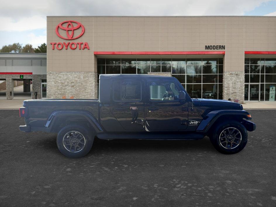 Used 2023 Jeep Gladiator Overland w/ Cold Weather Group AWD/4WD image 5