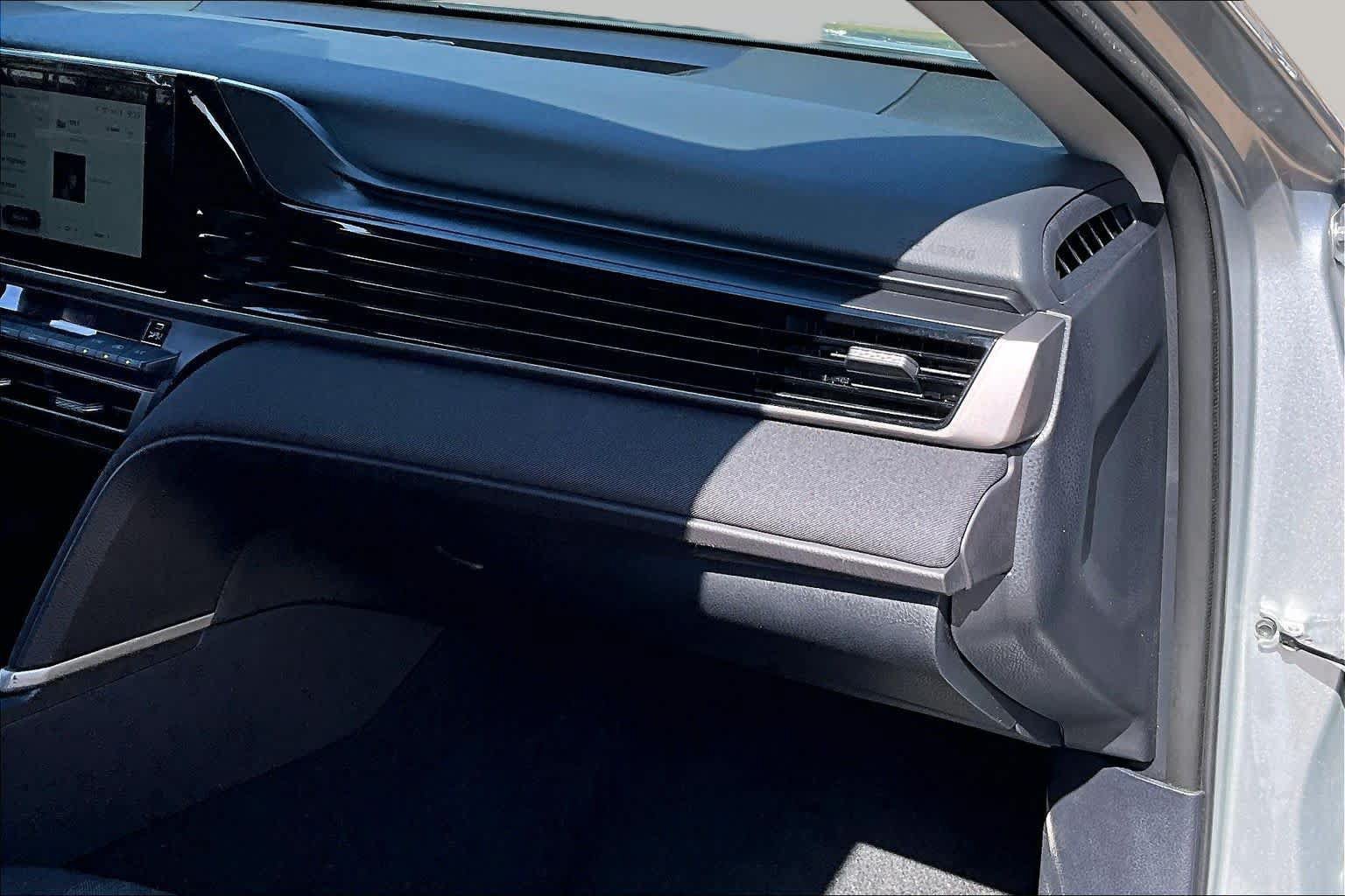 Used 2025 Toyota Camry LE FWD image 17