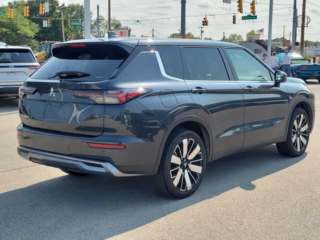 Used 2025 Mitsubishi Outlander SE AWD/4WD image 6