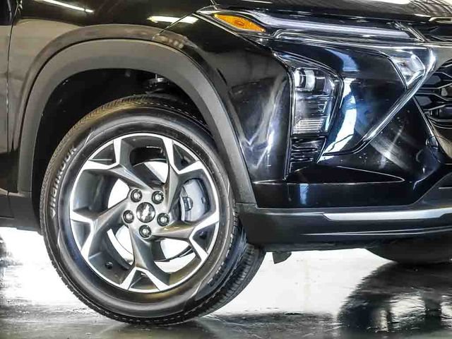 Certified 2026 Chevrolet Trax LT FWD image 4
