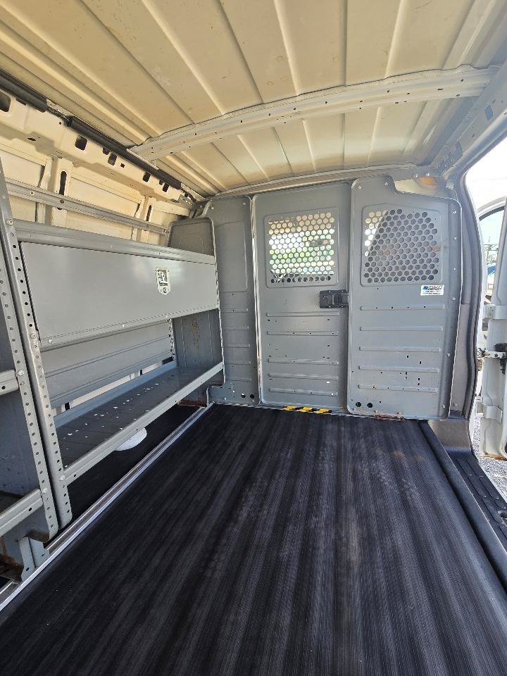 Used 2014 GMC Savana 3500 RWD image 18