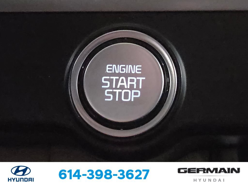 Used 2023 Kia Carnival LX FWD image 32
