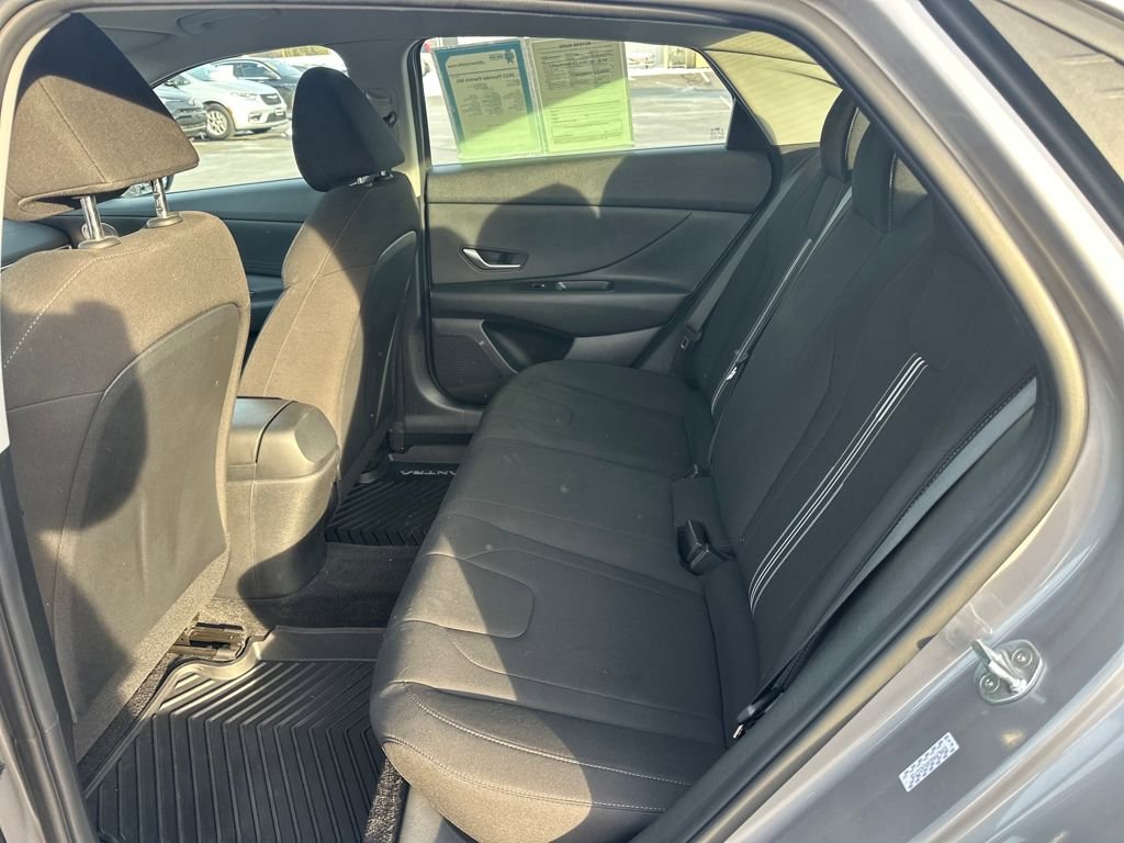 Used 2023 Hyundai Elantra SEL image 16