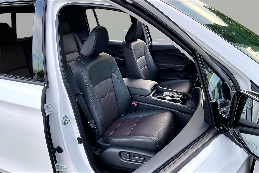 Used 2025 Honda Ridgeline Black Edition image 22