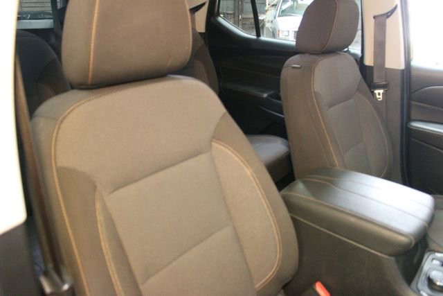 Used 2019 Chevrolet Traverse LT image 11