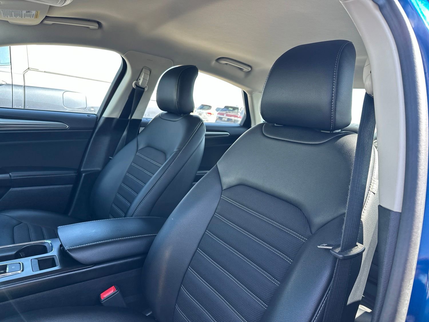 Used 2017 Ford Fusion SE w/ Equipment Group 201A AWD/4WD image 11