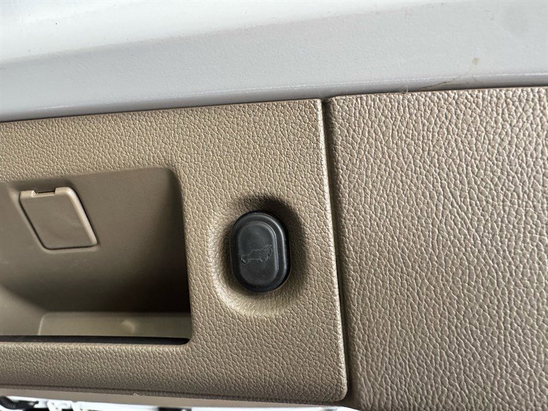 Used 2018 Chevrolet Tahoe LT w/ RST Edition AWD/4WD image 28