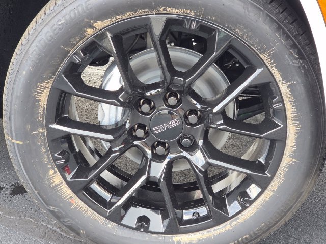 New 2026 GMC Yukon XL Denali w/ Sun & Power Step Package AWD/4WD image 13