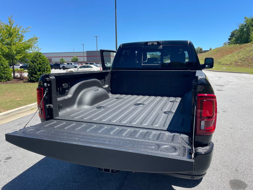 New 2026 RAM 2500 Laramie w/ Night Edition AWD/4WD image 22