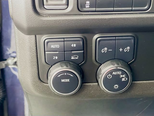 Used 2022 Chevrolet Suburban LT AWD/4WD image 11