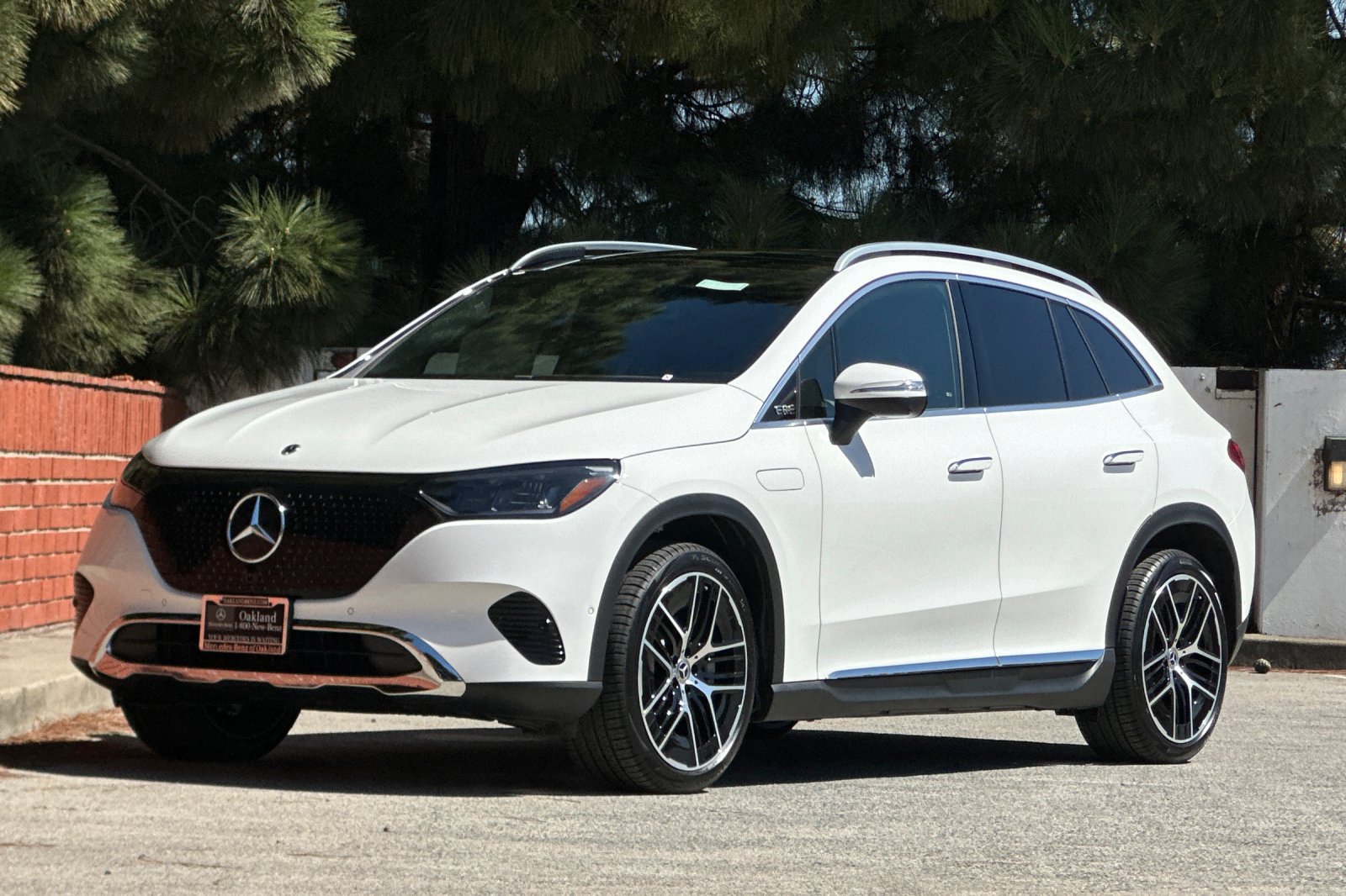 New 2027 Mercedes-Benz EQE 320 4MATIC SUV image 8