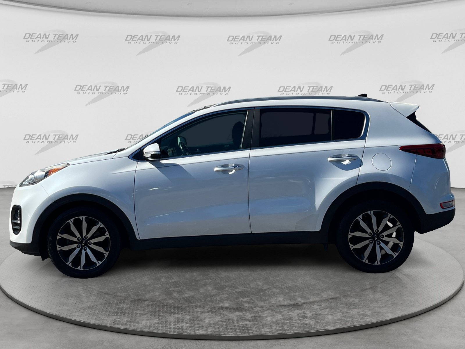 Used 2017 Kia Sportage EX w/ EX Technology Package FWD image 4