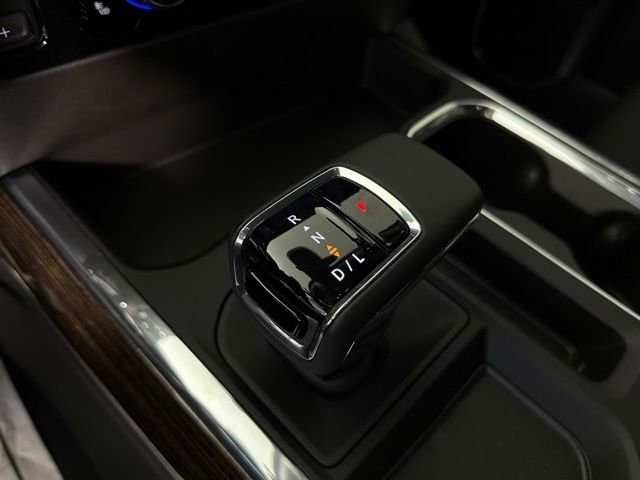 Used 2025 GMC Sierra 1500 Elevation image 17