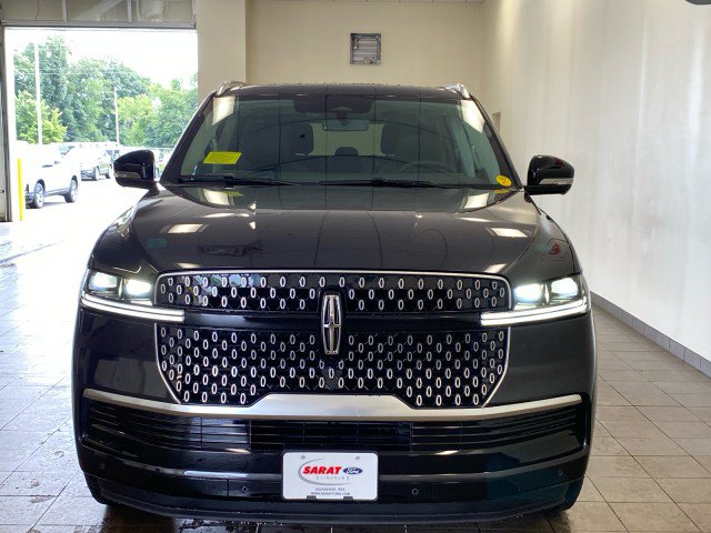 New 2027 Lincoln Navigator L Reserve AWD/4WD image 3