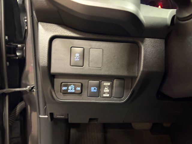 Used 2023 Toyota Tacoma TRD Sport AWD/4WD image 31