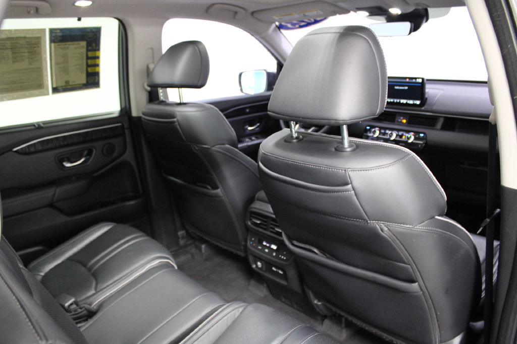 Used 2023 Honda Pilot Elite image 32