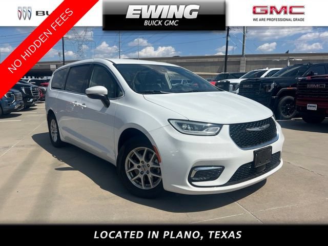 Used 2023 Chrysler Pacifica Touring-L FWD image 1