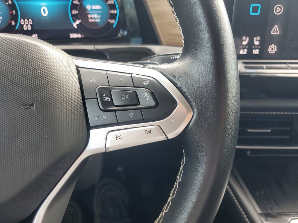 Used 2025 Volkswagen Atlas SE image 23