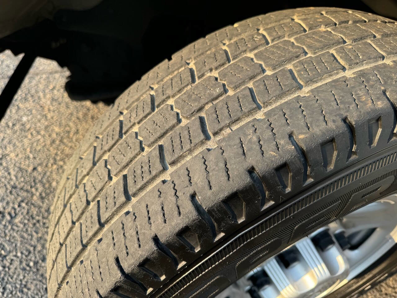 Used 2017 Chevrolet Express 2500 image 19