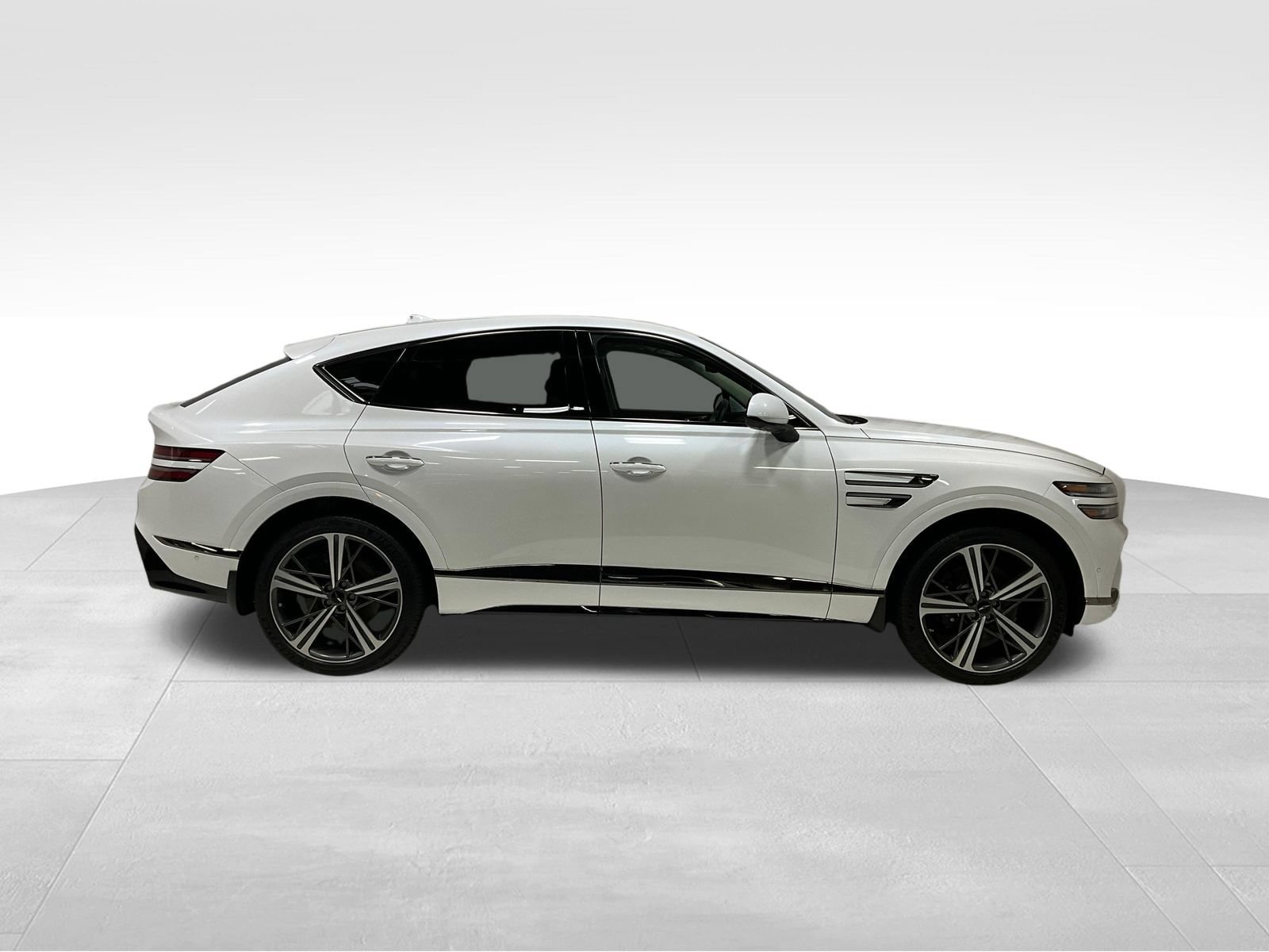 Used 2025 Genesis GV80 3.5T e-SC AWD/4WD image 4