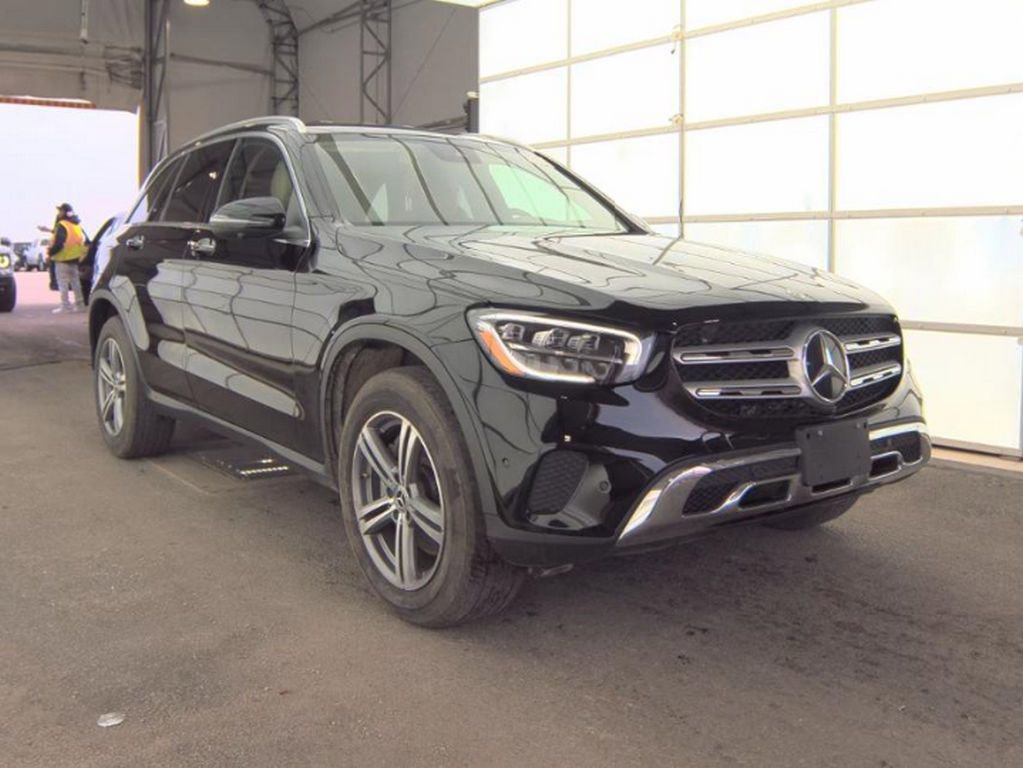 Used 2022 Mercedes-Benz GLC 300 4MATIC w/ Premium Package Lite image 4