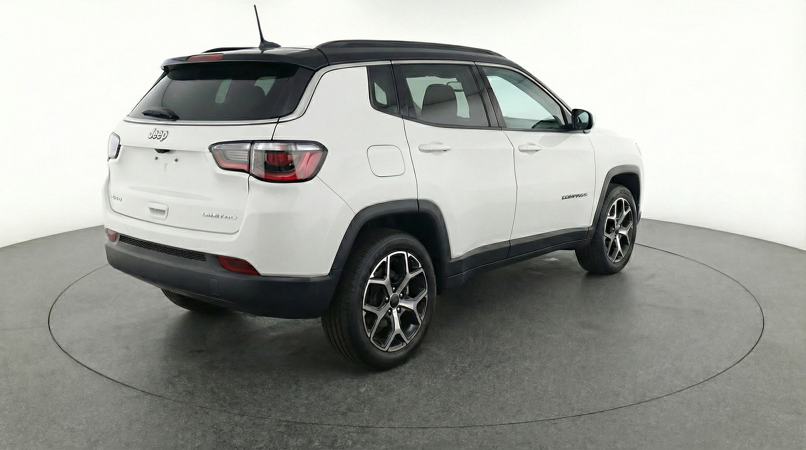 Used 2025 Jeep Compass Limited AWD/4WD image 9