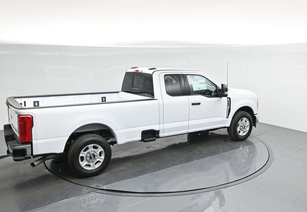 New 2026 Ford F350 XLT image 39