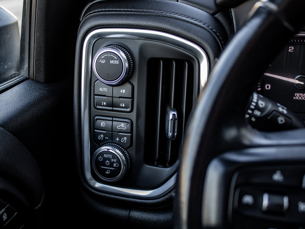 Used 2022 GMC Sierra 3500 Denali w/ Denali Ultimate Package image 35