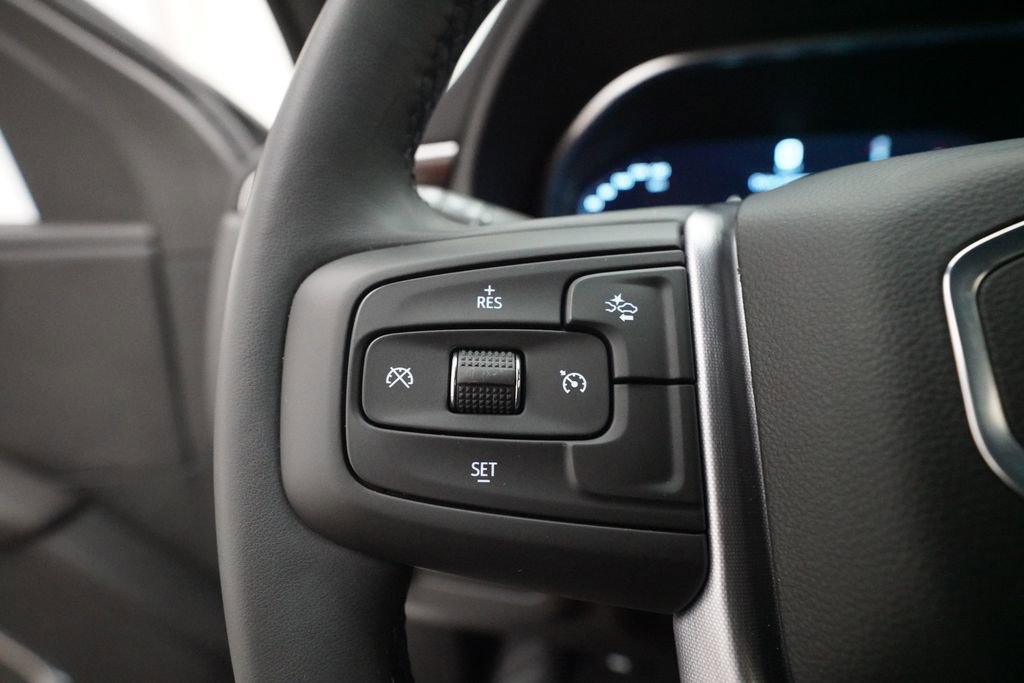 Used 2024 GMC Yukon SLE w/ Gmc Pro Safety Plus Package AWD/4WD image 18