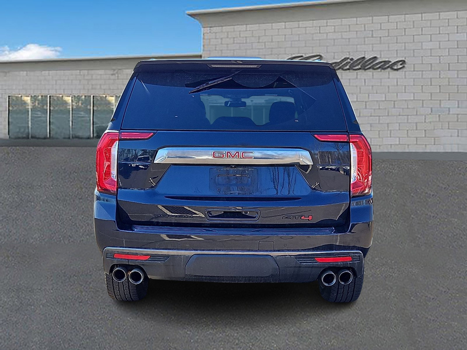 Used 2022 GMC Yukon AT4 image 5