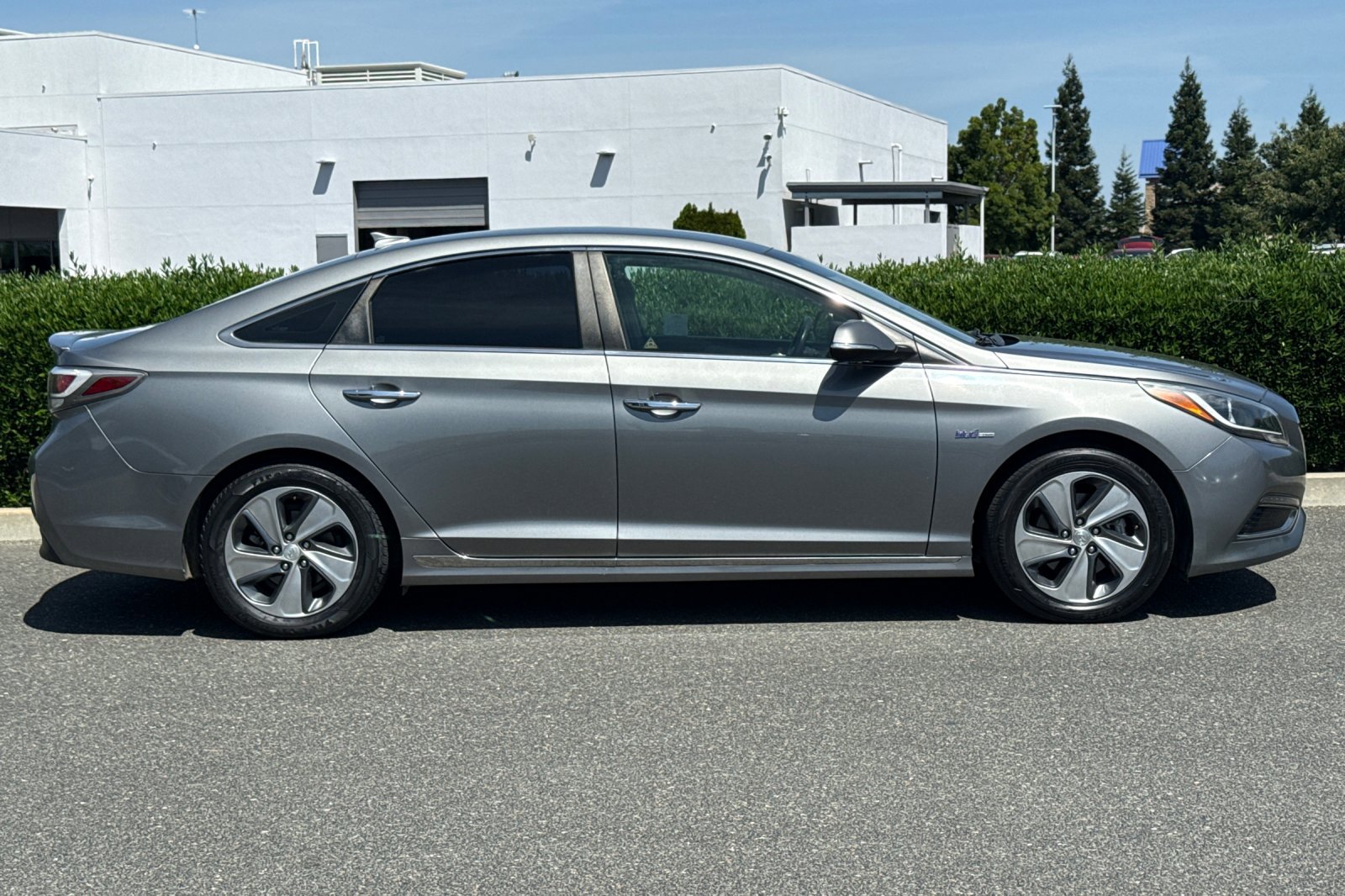Used 2017 Hyundai Sonata Limited FWD image 3