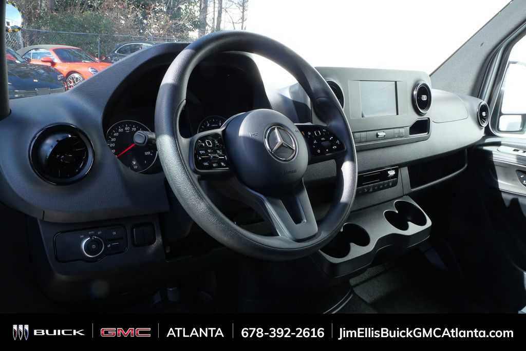 Used 2024 Mercedes-Benz Sprinter 2500 image 4