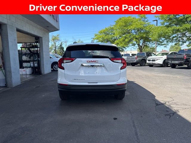 Used 2022 GMC Terrain SLE w/ Driver Convenience Package image 3