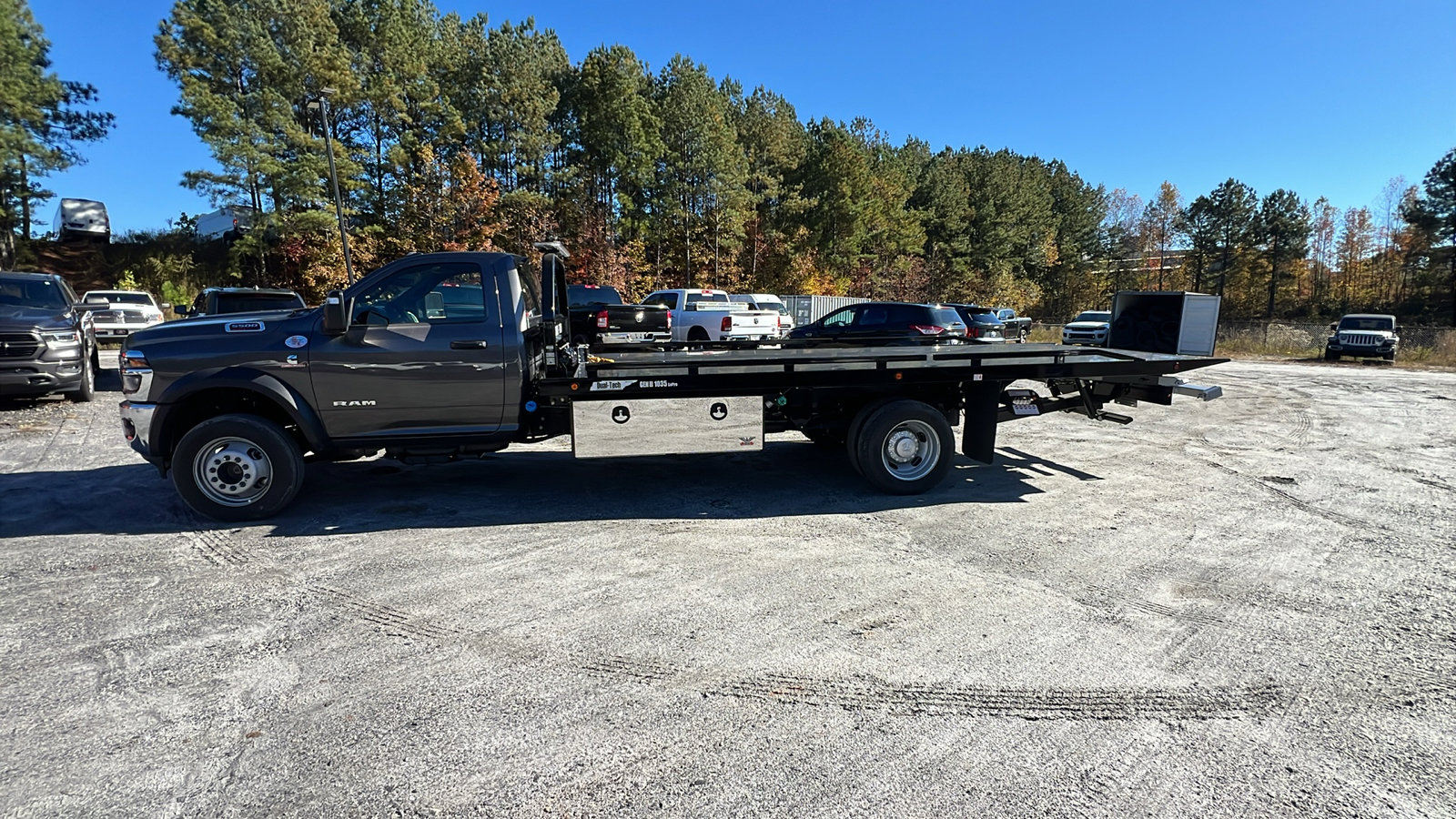 New 2025 RAM 5500 4x4 Regular Cab image 12