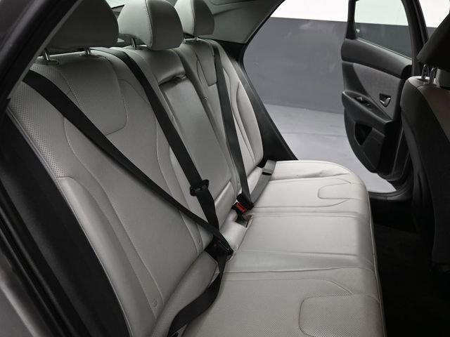 Used 2023 Hyundai Elantra Limited image 21
