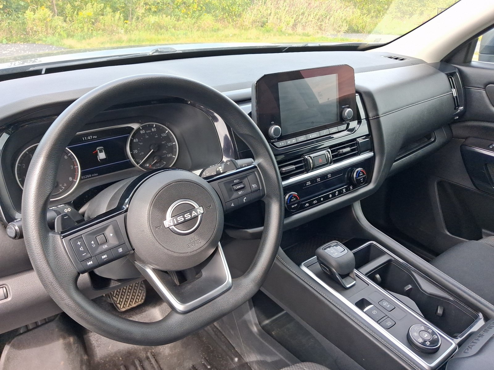 Used 2022 Nissan Pathfinder S AWD/4WD image 4