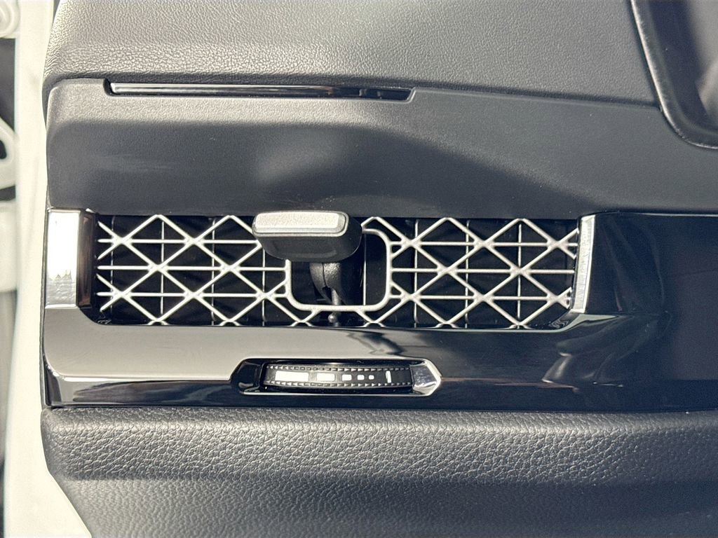 Used 2023 Honda Accord EX-L image 10