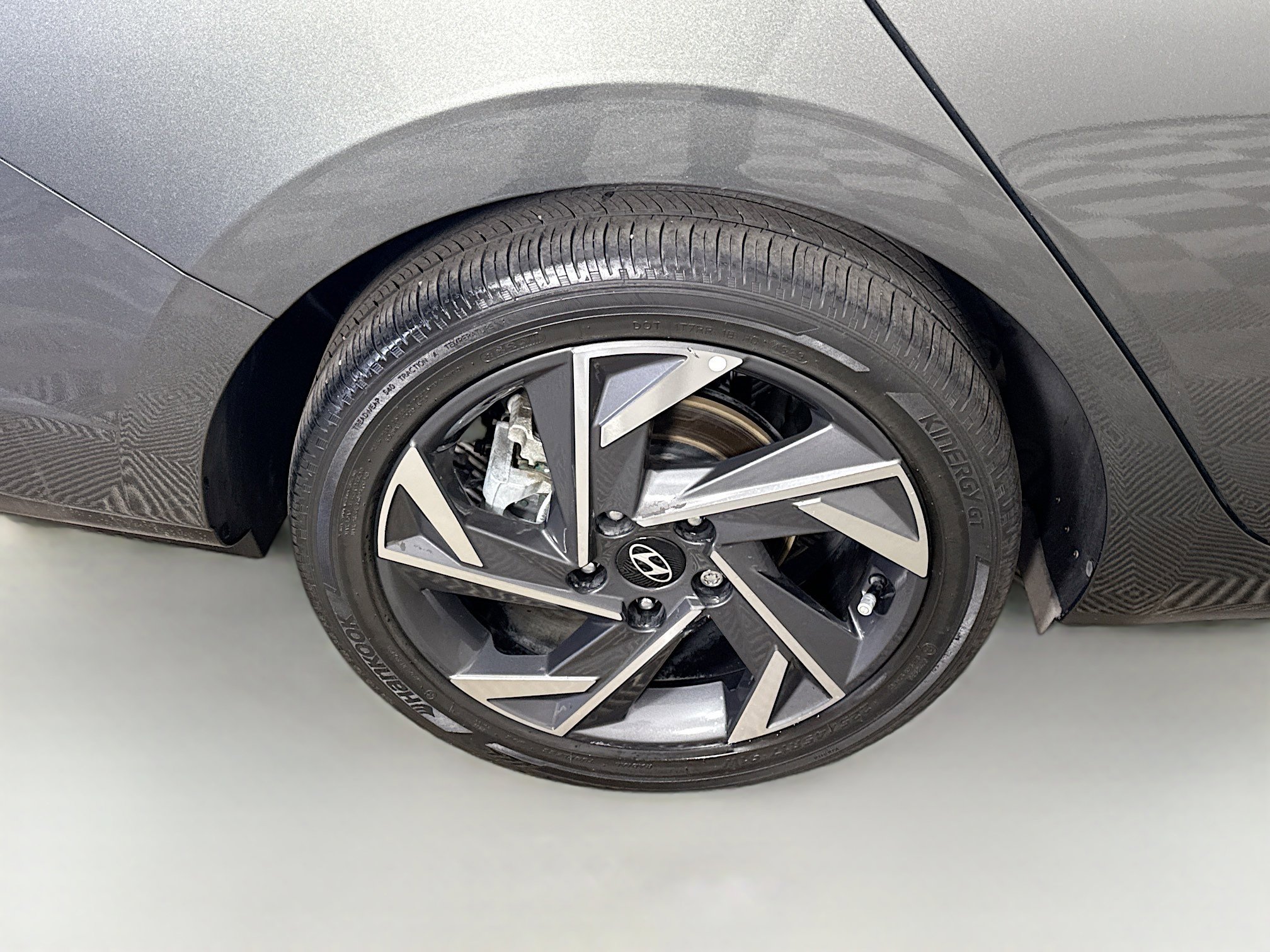 Used 2024 Hyundai Elantra Limited image 33