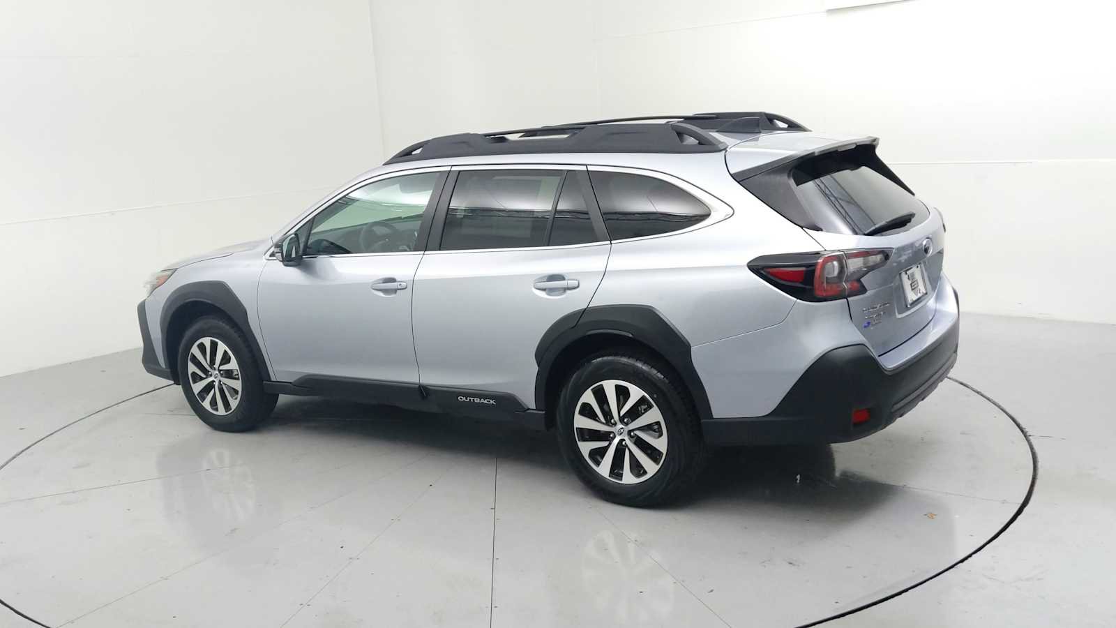 Certified 2025 Subaru Outback Premium AWD/4WD image 7