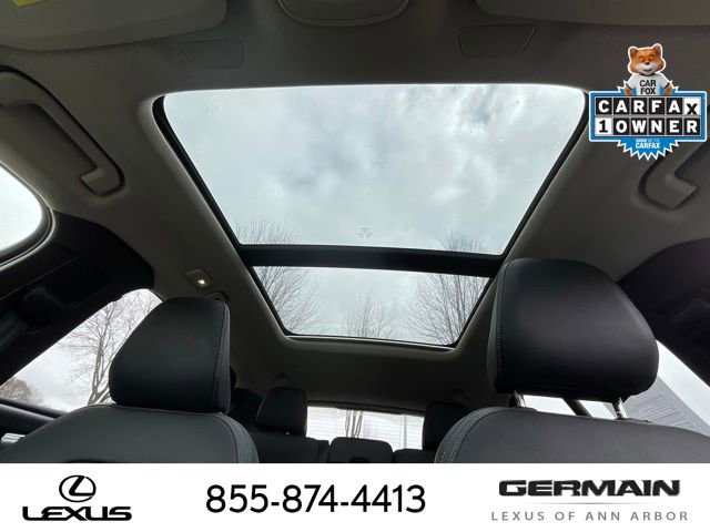 Used 2025 Volvo XC40 B5 Core image 21